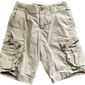 Men’s American Eagle Cargo Shorts, size 30 (kahaki)